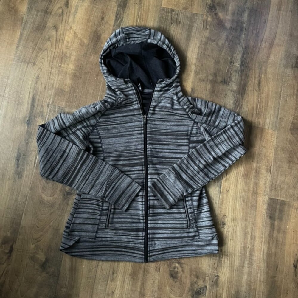 Striped Gray Hoodie Sweatshirt | Women’s Medium | Zip Pocket Athleisure